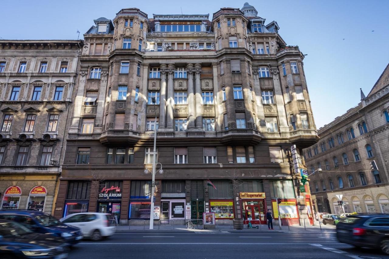 Bpr Violet Noir Apartment With A/C — Fotók 1